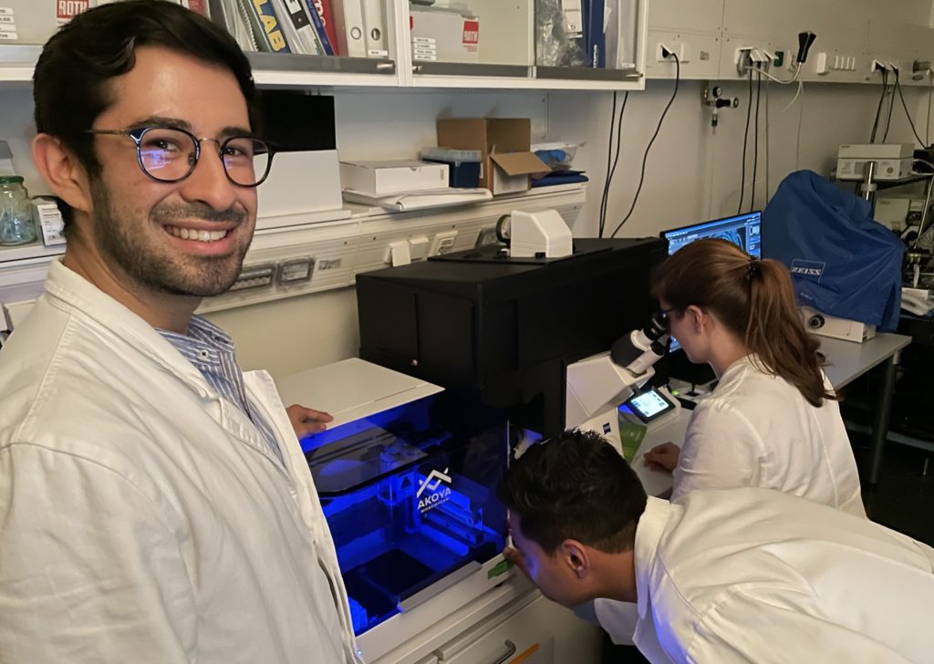 Dr. David Bejarano, a postdoctoral researcher in the group of Prof. Andreas Schlitzer at the Life and Medical Sciences Institute (LIMES) of the University of Bonn (Germany)